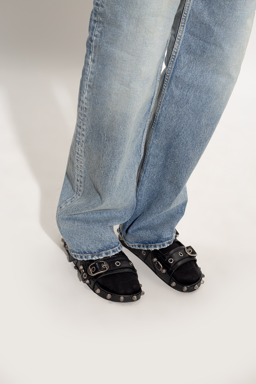 【送料&関税込】Balenciaga Cagole Leather Slides BALENCIAGA Cagole Leather Slides | endource